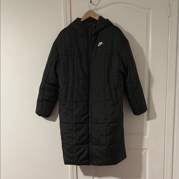 Nike Women’s sportswear thermal-fit classic parka - Picture 2 of 9